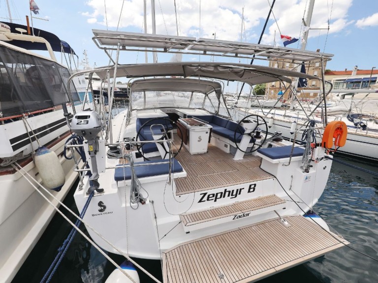 Bareboat Rental Sailboat Bénéteau with a boat licence