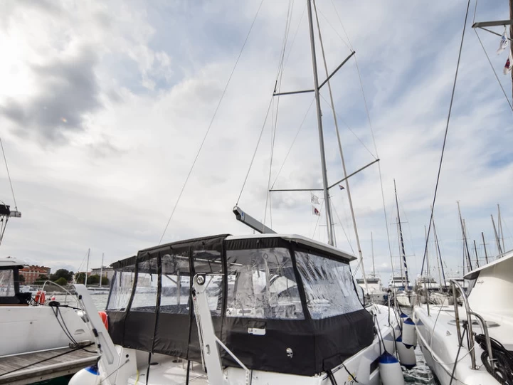 Rent a Jeanneau Sun Loft 47 Zadar
