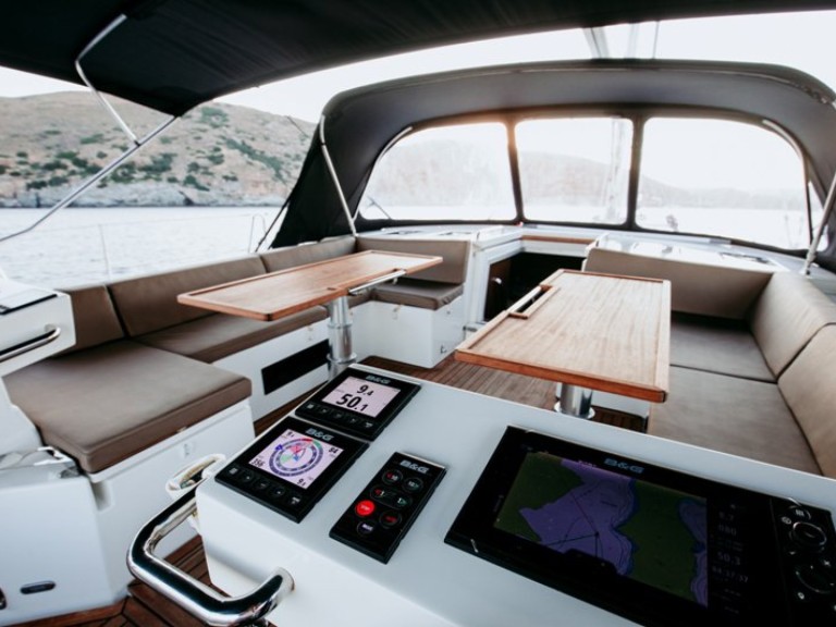 Sailboat rental in Lávrio - Bavaria Bavaria C57