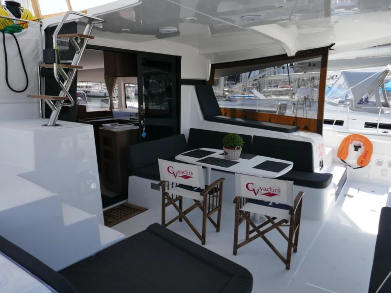 Yacht charter Lávrio cheap Lagoon 42