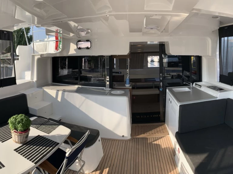 Boat rental Lagoon Lagoon 46 in Alimos on Samboat