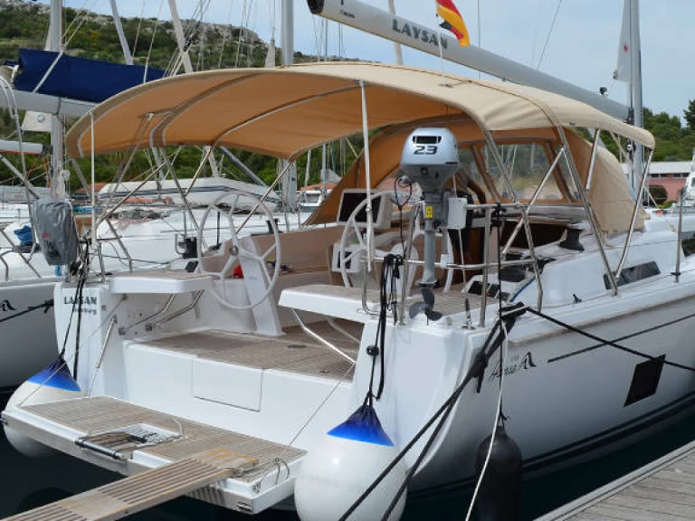 Bareboat Rental Sailboat Hanse with a boat licence