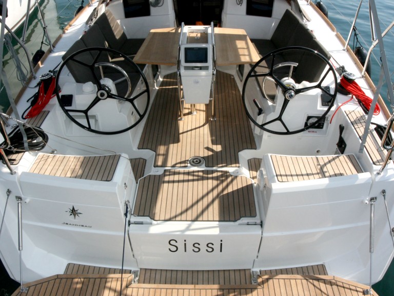 Sailboat rental in Punat - Jeanneau Sun Odyssey 389