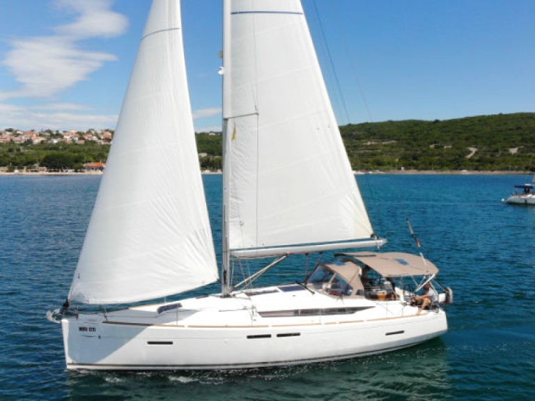 Sailboat rental with or without captain Jeanneau Punat