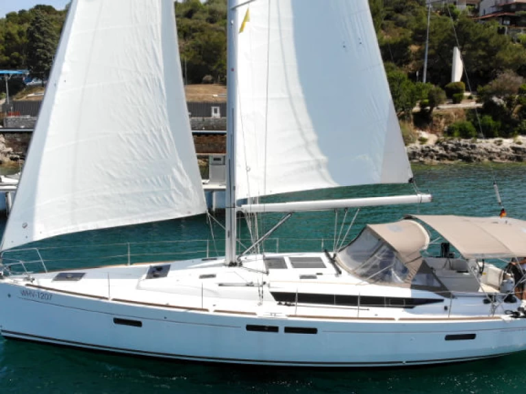 Sailboat rental with or without captain Jeanneau Pula