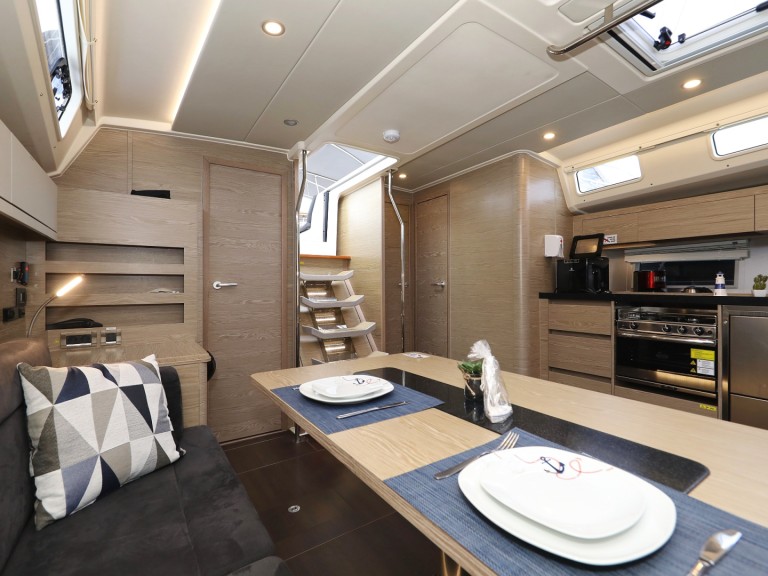 Bareboat Rental Sailboat Hanse with a boat licence