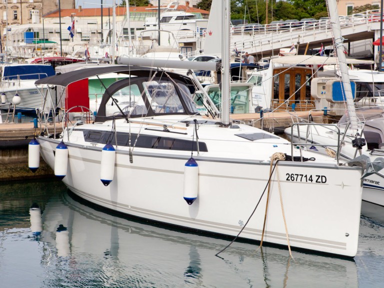 Yacht charter Zadar cheap Cruiser 34 Style