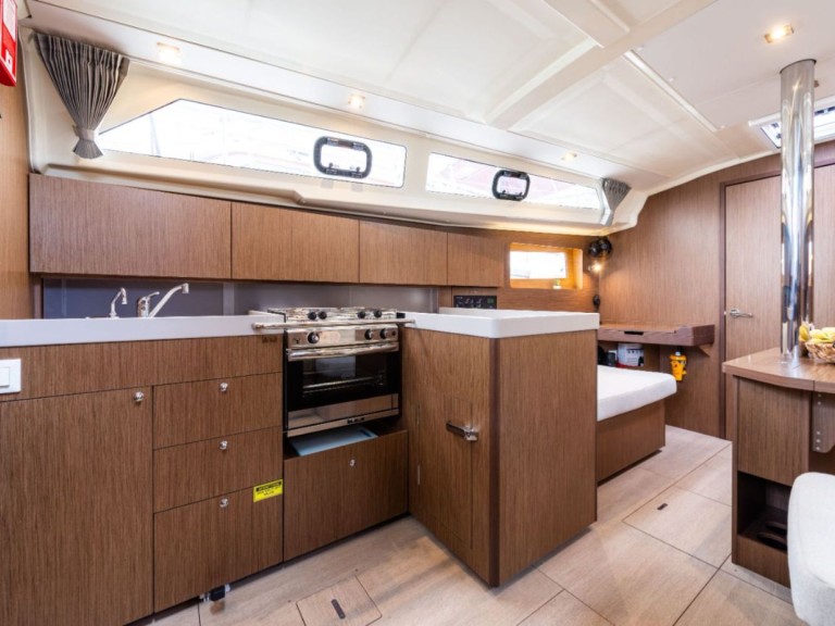 Sailboat rental with or without captain Bénéteau Lefkáda