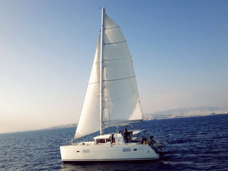Catamaran rental in Alimos - Lagoon Lagoon 400
