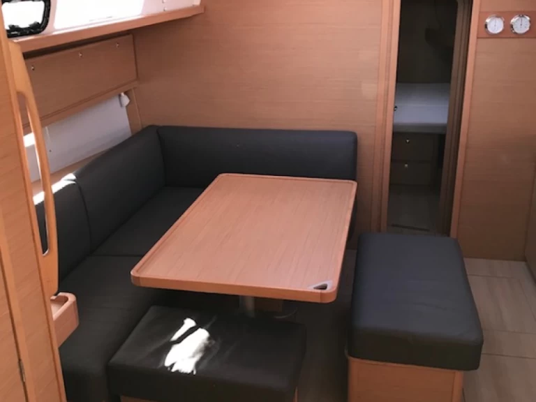 Bareboat Rental Sailboat Dufour with a boat licence