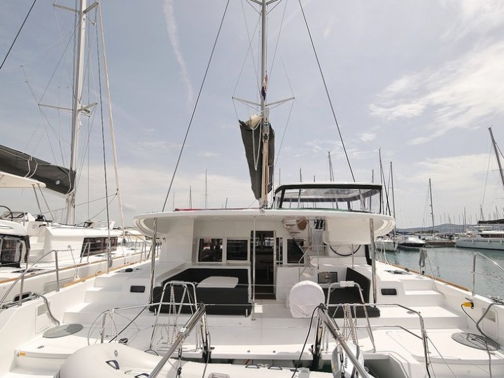 Yacht charter Biograd na Moru cheap Lagoon 450 Sport Top