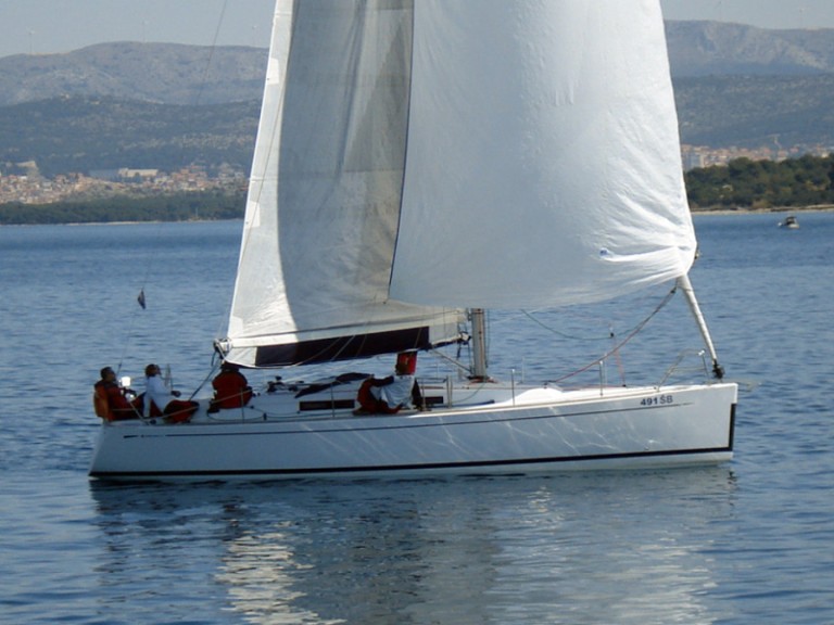 Sailboat for rent Šibenik at the best price