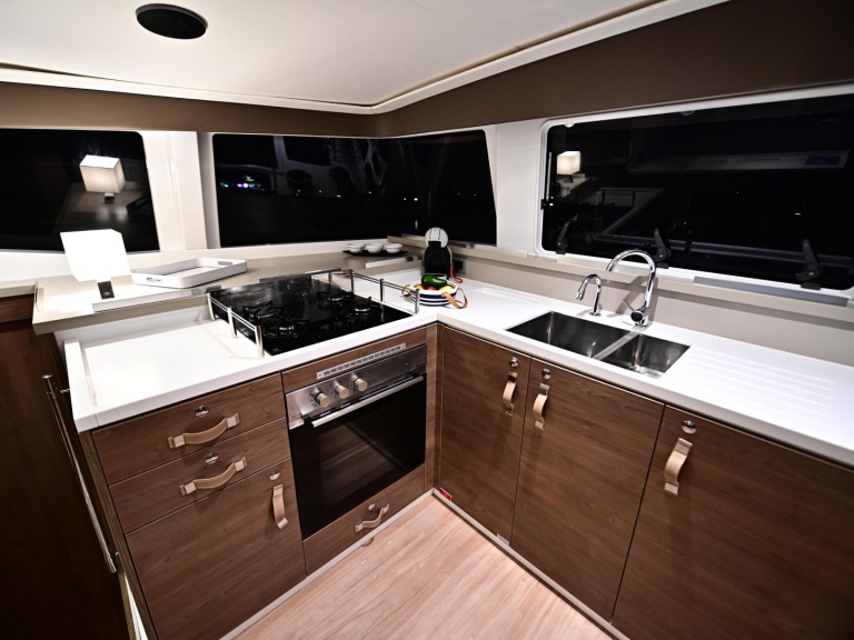 Yacht charter Olbia cheap Bali 4.4