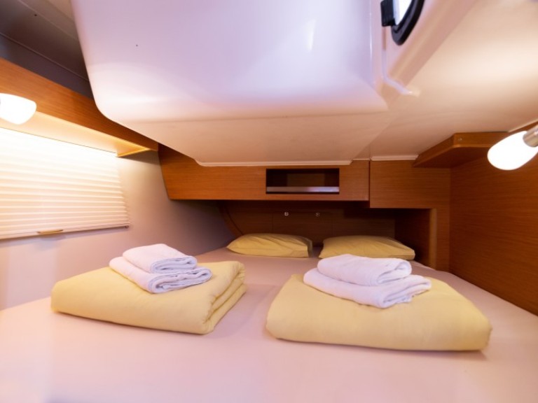Sailboat rental in Šibenik - Dufour Dufour 390 GL