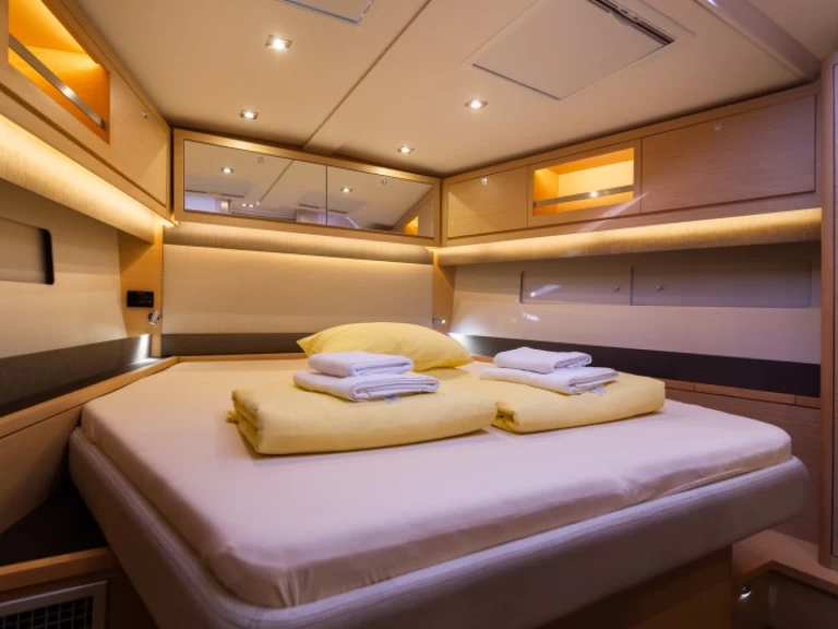 Sailboat rental in Šibenik - Dufour Dufour 530