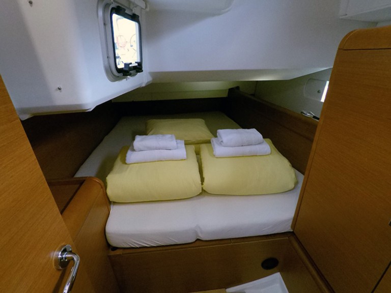 Rent a Jeanneau Sun Odyssey 449 Šibenik
