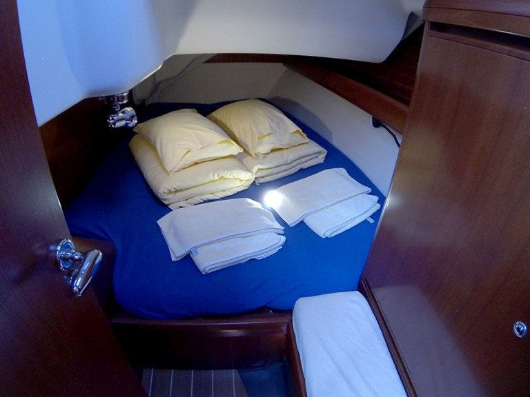 Grand Soleil Grand Soleil 37 R charter bareboat or captained in  Šibenik