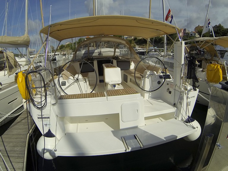 Boat rental Dufour Dufour 412 Grand Large in Mandalina Marina on Samboat