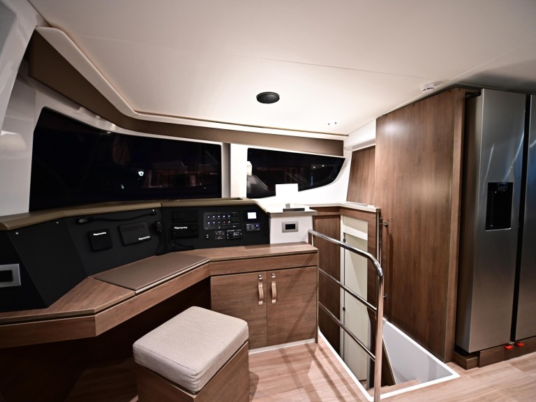 Yacht charter Salerno cheap Bali 4.4