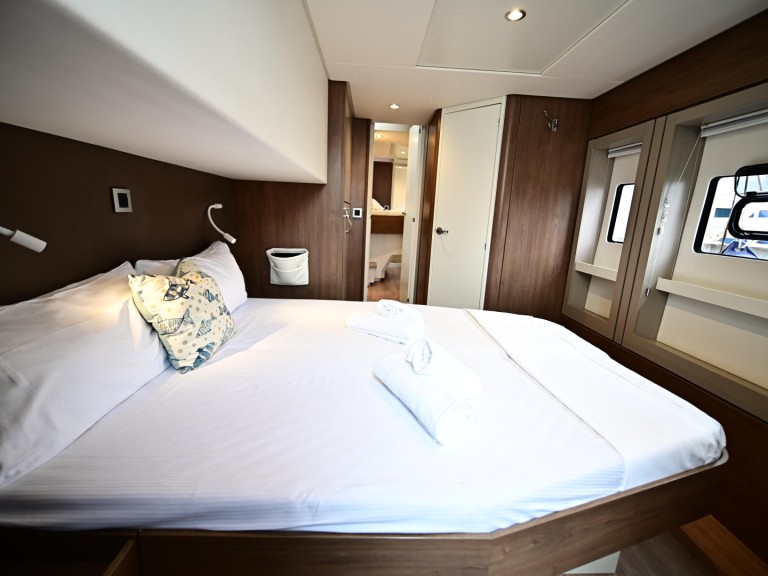 Yacht charter Salerno cheap Bali 4.8