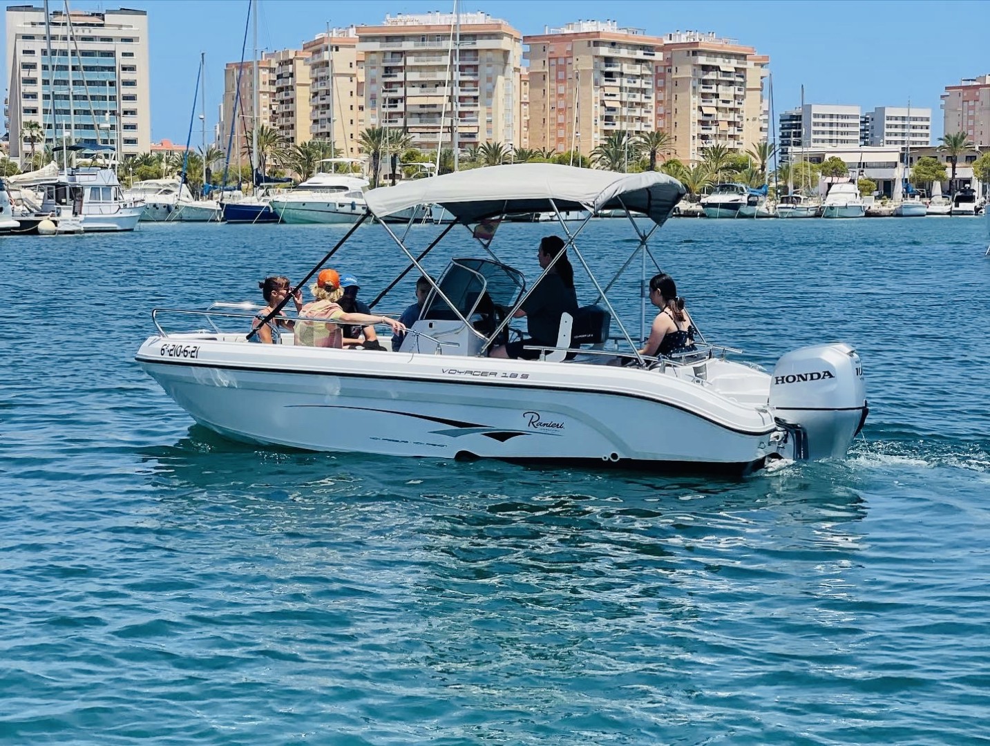 Motorboat for rent Puerto Deportivo Tomás Maestre at the best price