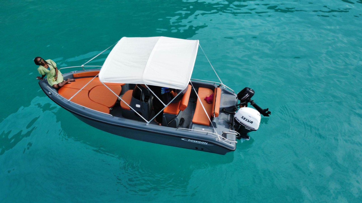 Rent a Motorboat Poseidon Blue Water 185 in Tragákion | SamBoat