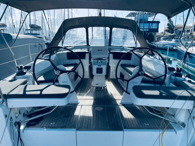 Hanse Hanse 418 charter bareboat or captained in  Lefkáda