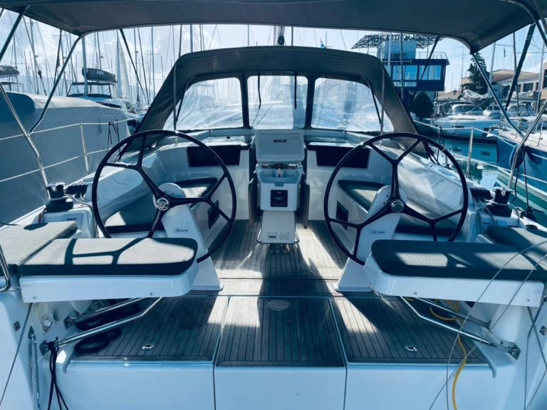 Hanse Hanse 418 charter bareboat or captained in  Lefkáda