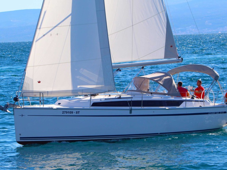 Bareboat Rental Sailboat Bavaria with a boat licence