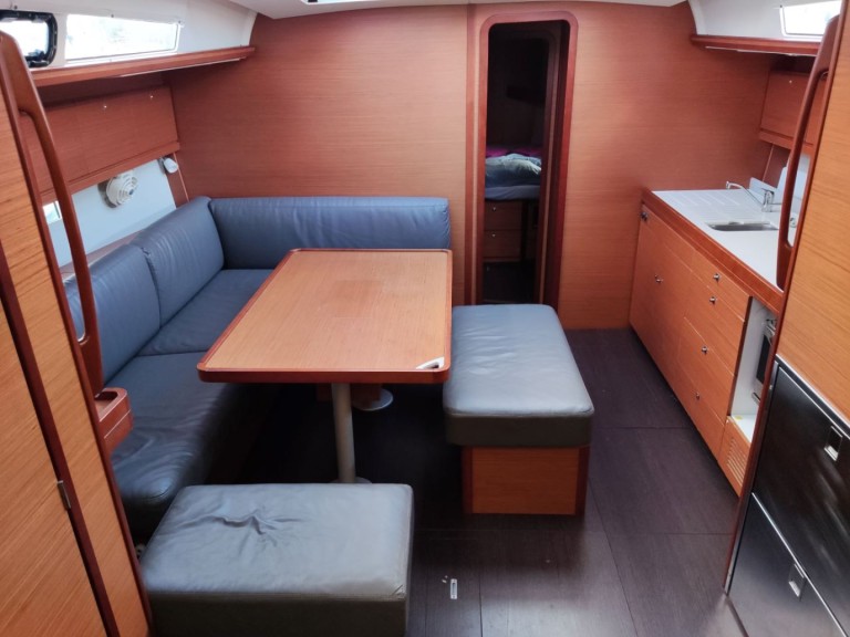 Dufour Dufour 460 Grand Large in Le Marin on SamBoat