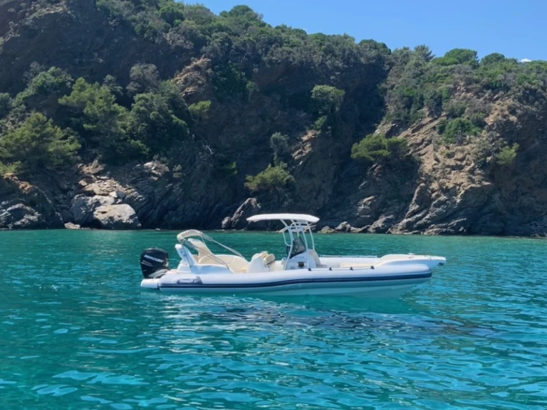 Rent a MARLIN MARINE MARLIN 24 Cavalaire-sur-Mer