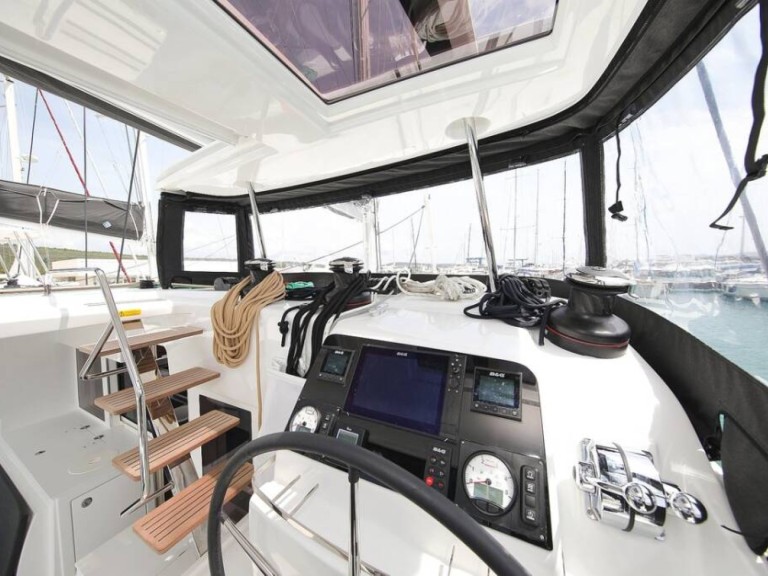 Catamaran rental in Kaštela - Lagoon Lagoon 450 Sport Top