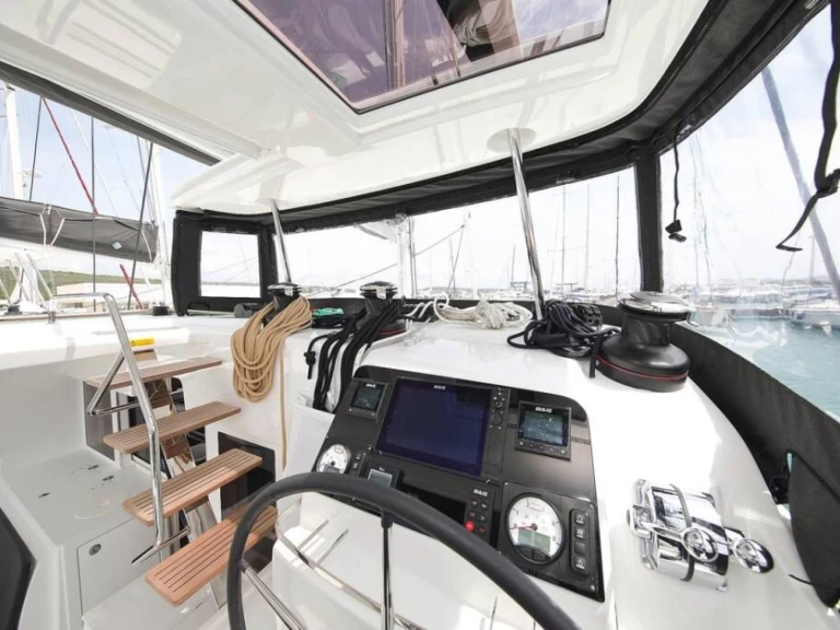 Catamaran rental in Kaštela - Lagoon Lagoon 450 Sport Top