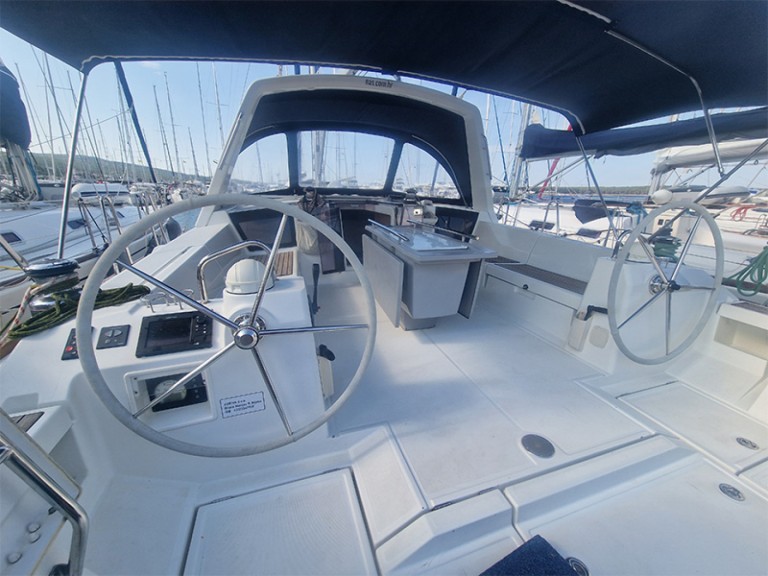 Bénéteau Oceanis 45 in Punat on SamBoat