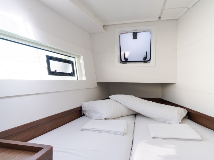 Catamaran rental in Furnari - Lagoon Lagoon 40