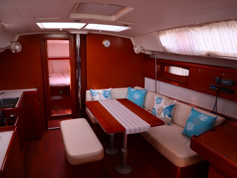 Bénéteau Oceanis 43 charter bareboat or captained in  Alimos