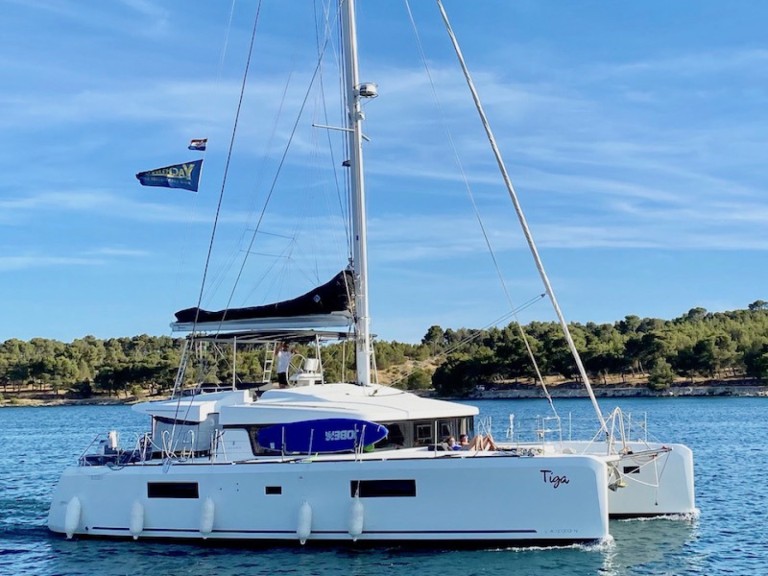 Catamaran rental in Šibenik - Lagoon Lagoon 52 F