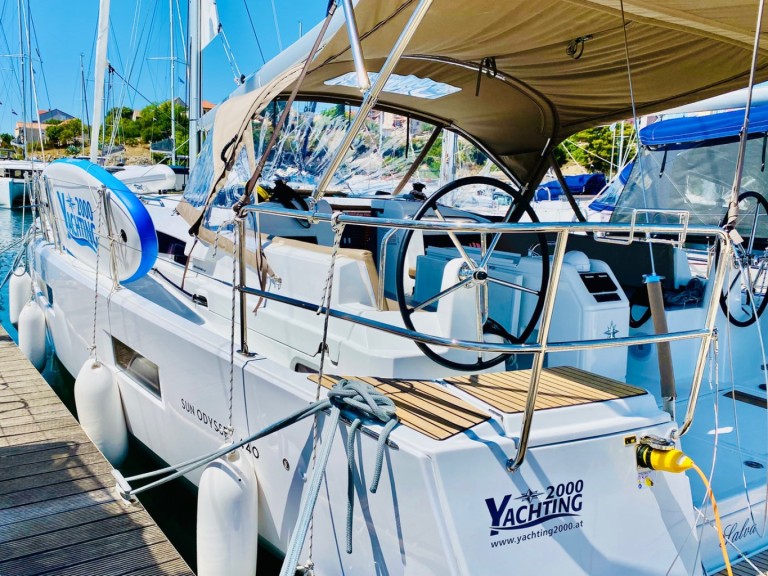 Rent a Jeanneau Sun Odyssey 440 Šibenik