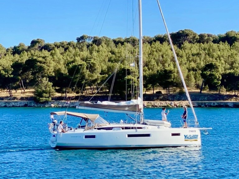Boat rental Jeanneau Sun Odyssey 410 in Šibenik on Samboat