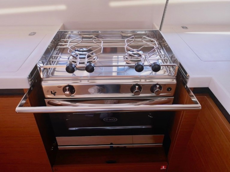 Yacht charter Šibenik cheap Sun Odyssey 490