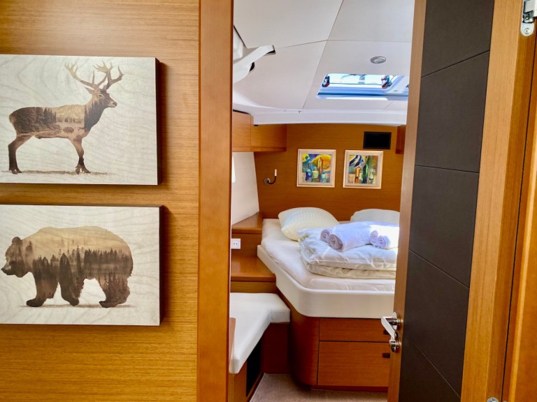 Sailboat rental with or without captain Jeanneau Šibenik