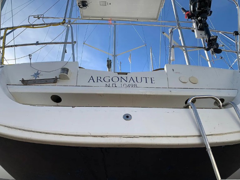 Rent a Jeanneau Sun Odyssey 42i Nikiána