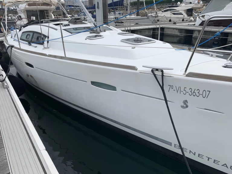 Sailboat rental in Vigo - Bénéteau Oceanis 40