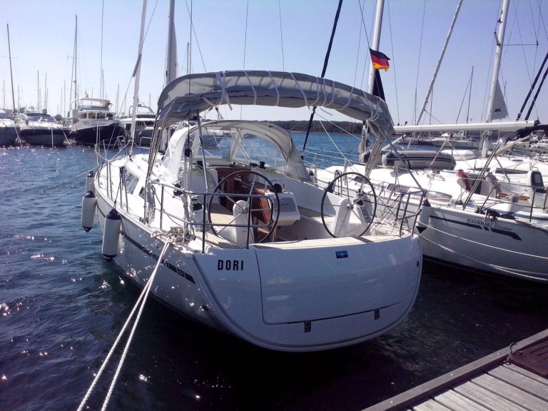 Rent a Bavaria Cruiser 37 Marina Punat