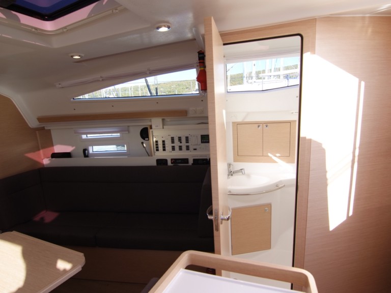 Elan Elan Impression 35 in Marina Punat on SamBoat