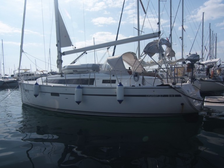 Bavaria Cruiser 37 in Punat on SamBoat