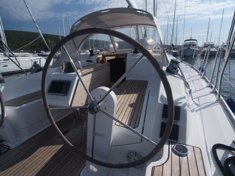 Yacht charter Punat cheap Cruiser 37