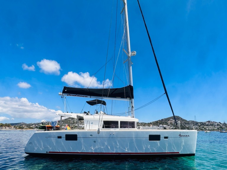 Bareboat Rental Catamaran Lagoon with a boat licence