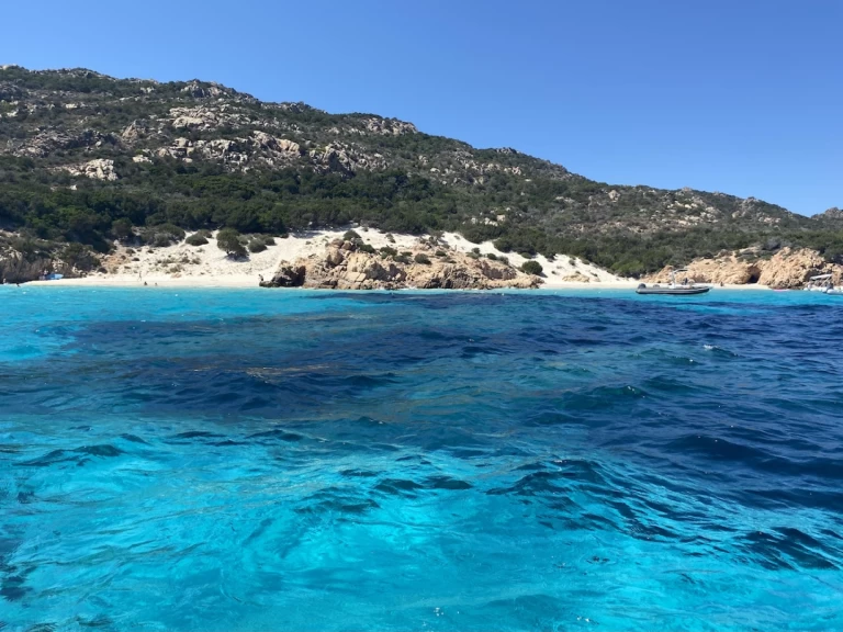 Yacht charter La Maddalena cheap 33 GTO SPORT