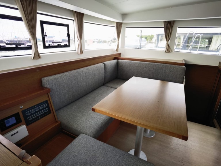 Catamaran rental in Sukošan - Lagoon Lagoon 40